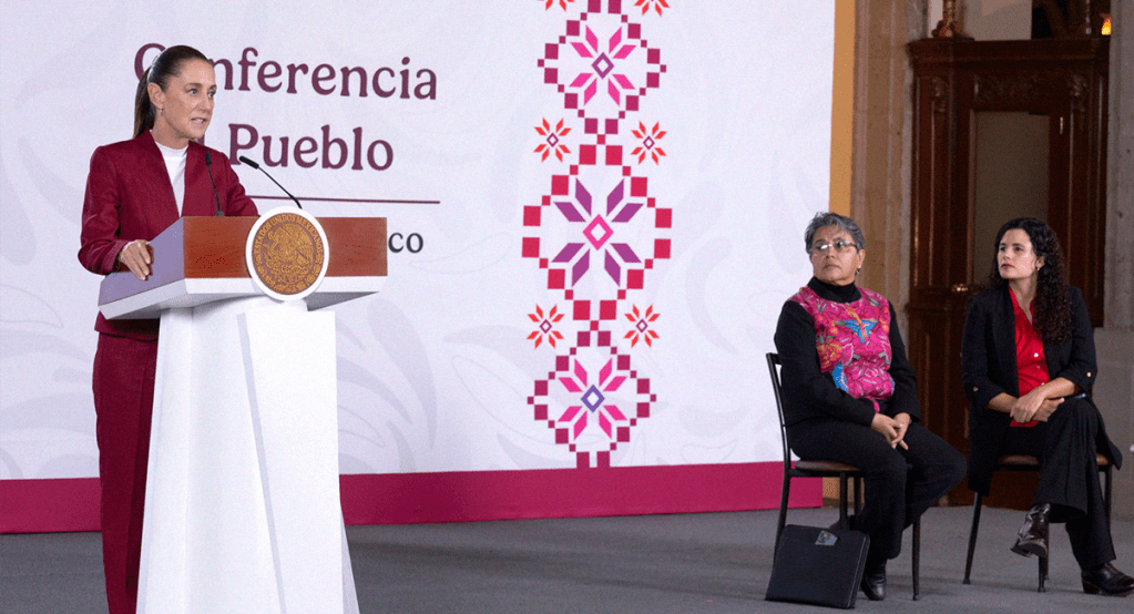 Presidenta Claudia Sheinbaum presentando la reforma al tope de pensiones doradas a exfuncionarios