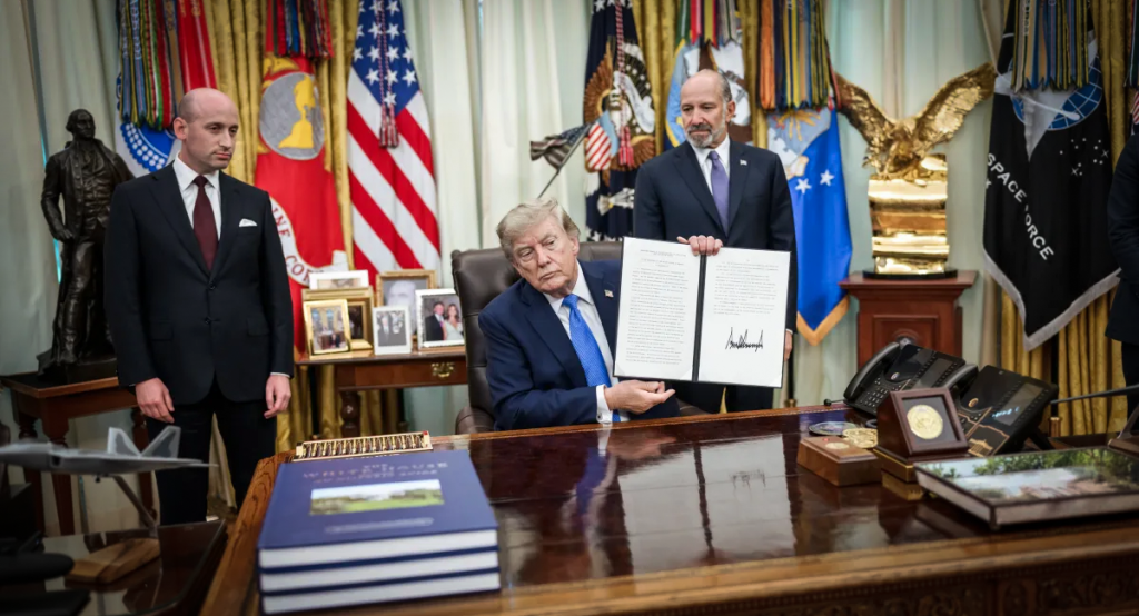Órdenes ejecutivas firmadas por el Presidente Donald Trump